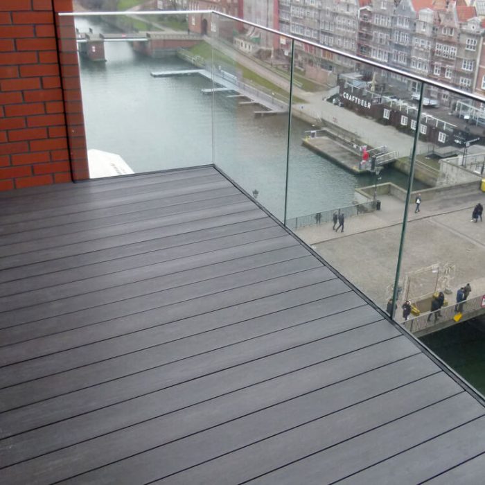 balkon w apartamencie gansk deska premium antracyt 750x750