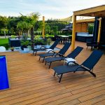 Realizacja tarasu z deski premium amber