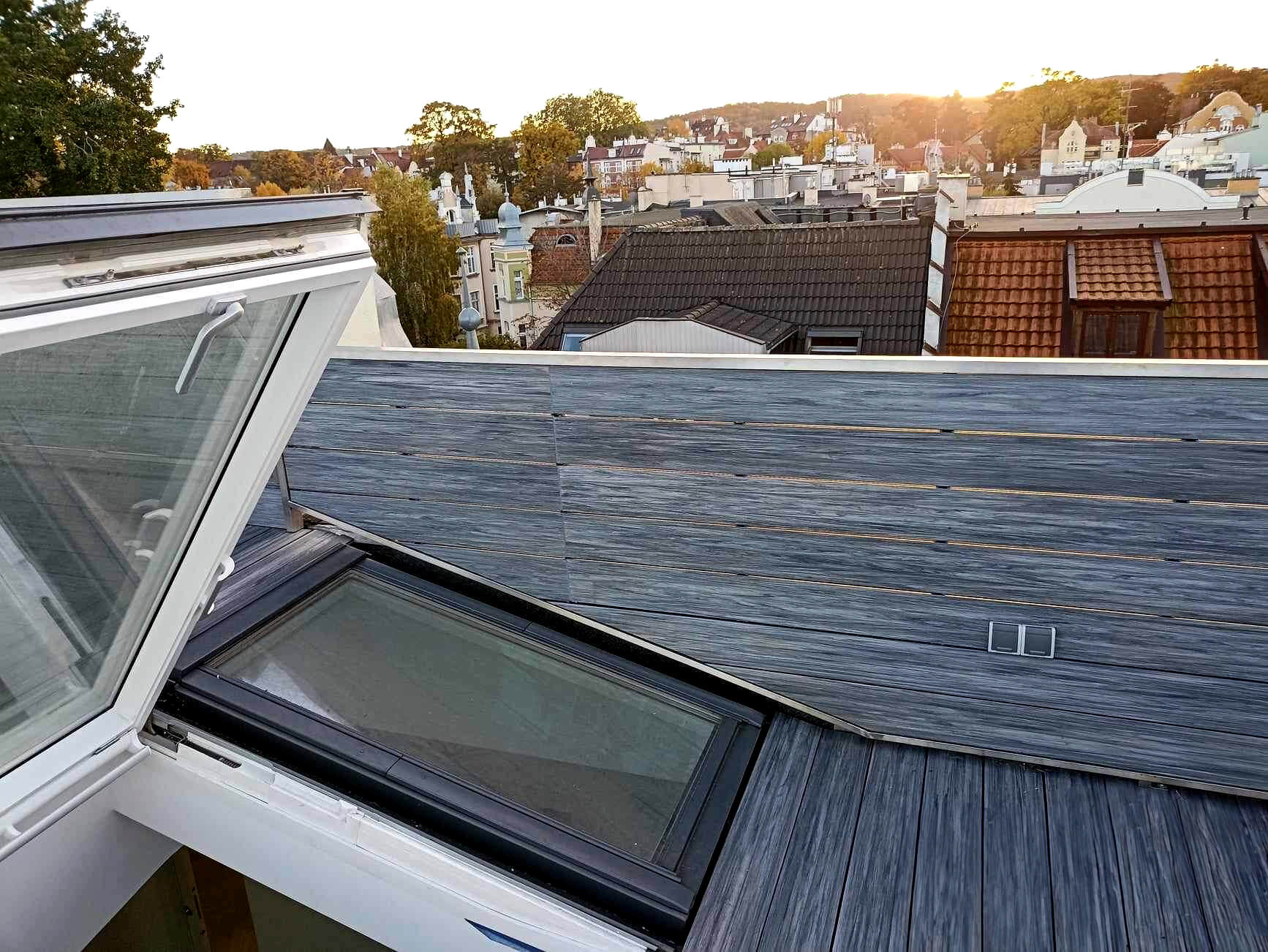 taras na dachu z deski kompozytowej premium gray