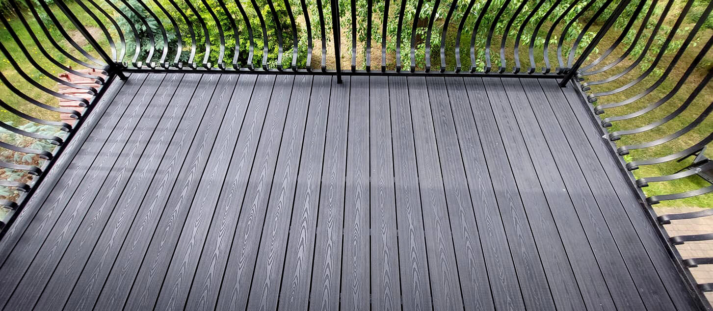 balkon z deski kompozytowej antracyt 3d